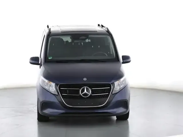 Mercedes-Benz V 220