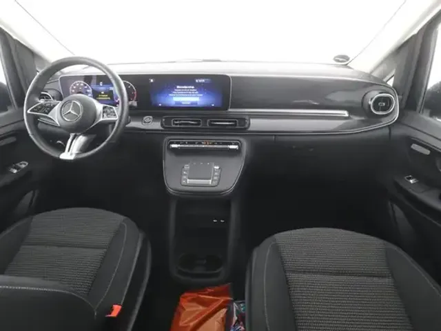 Mercedes-Benz V 220