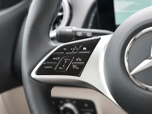 Mercedes-Benz EQB 350