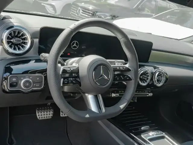 Mercedes-Benz CLA 220