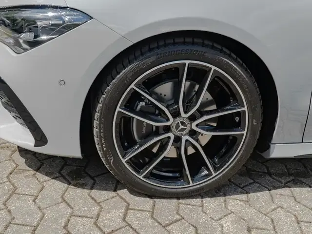 Mercedes-Benz CLA 220