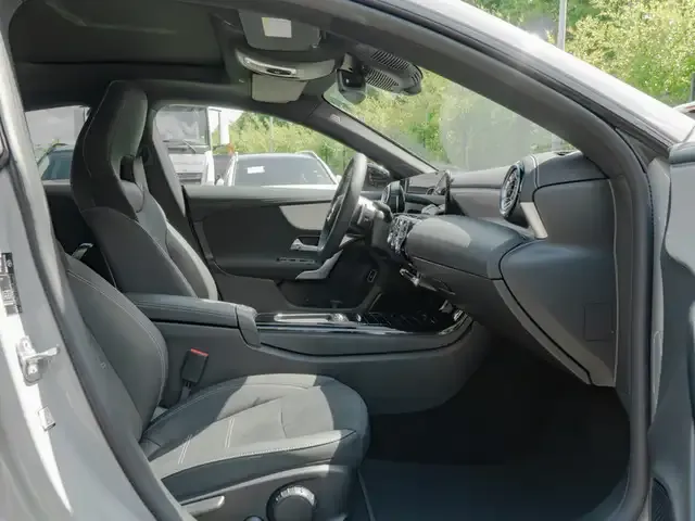 Mercedes-Benz CLA 220