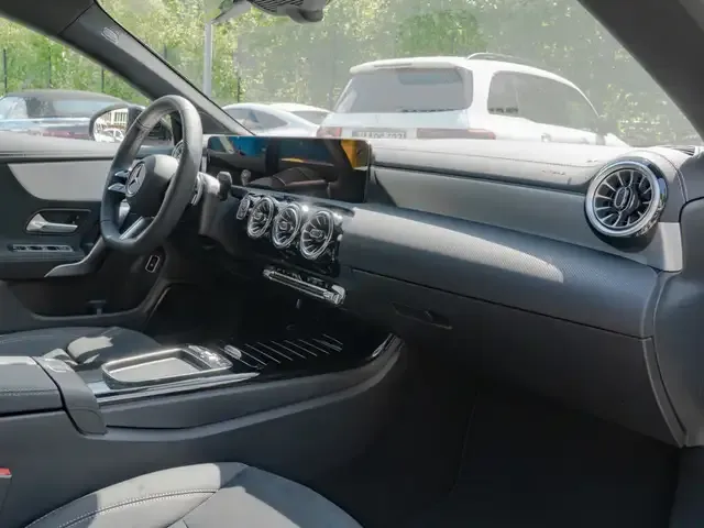 Mercedes-Benz CLA 220