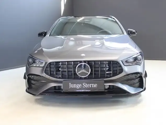 Mercedes-Benz CLA 35 AMG