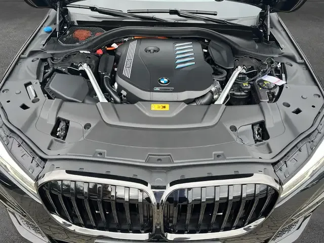 BMW 745