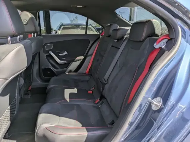 Mercedes-Benz A 35 AMG