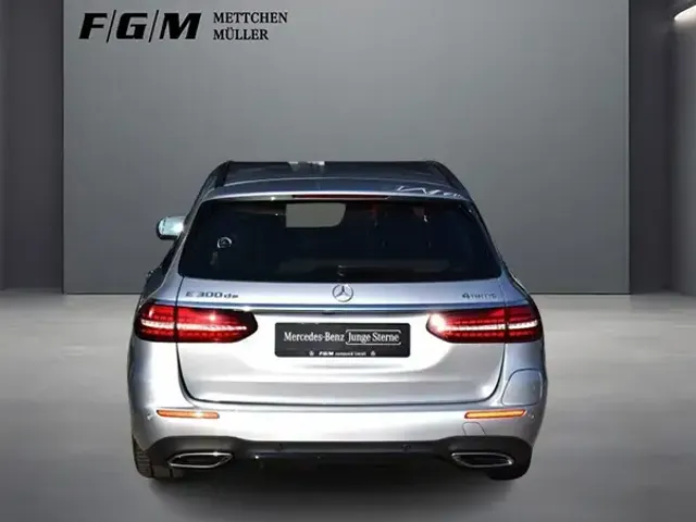 Mercedes-Benz E 300