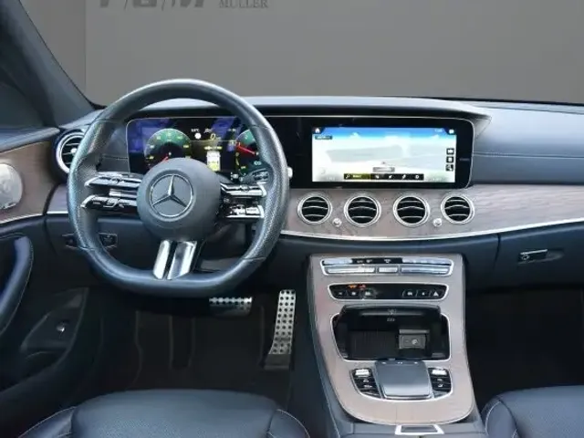 Mercedes-Benz E 300