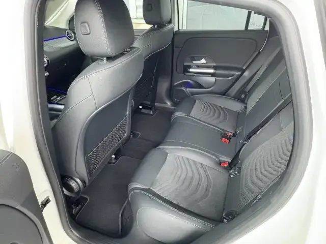 Mercedes-Benz EQA 300