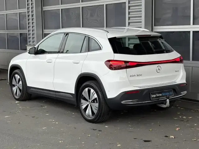 Mercedes-Benz EQA 300