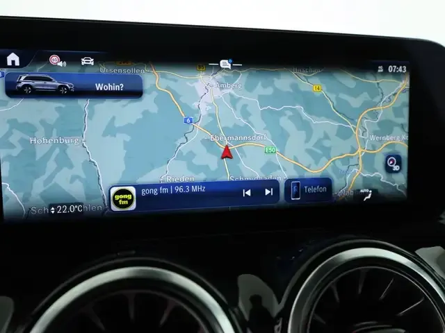 Mercedes-Benz GLB 220