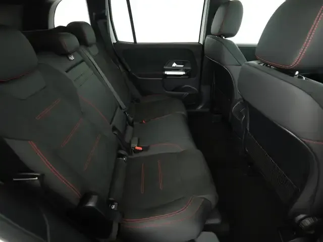 Mercedes-Benz GLB 220