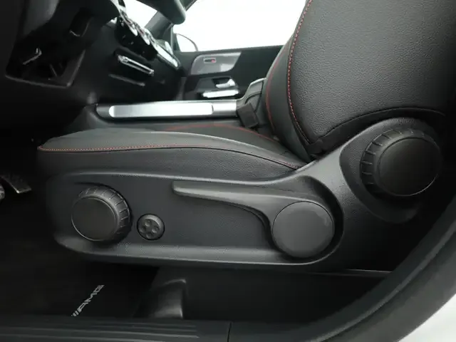 Mercedes-Benz GLB 220