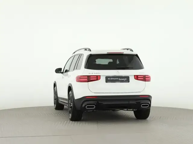 Mercedes-Benz GLB 220