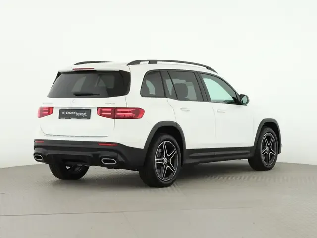 Mercedes-Benz GLB 220