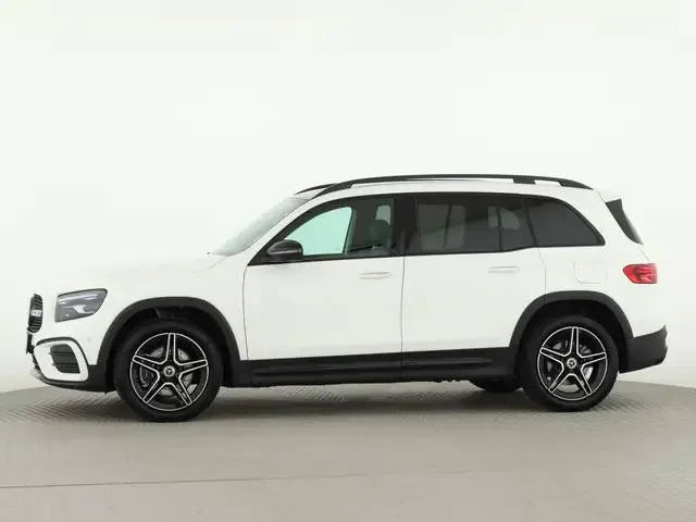 Mercedes-Benz GLB 220