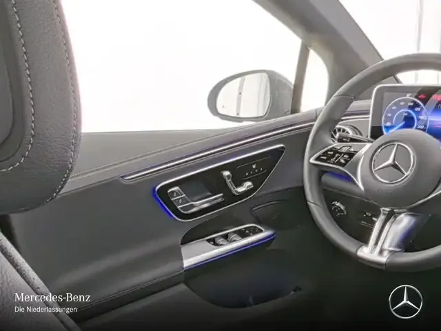 Mercedes-Benz EQE 300