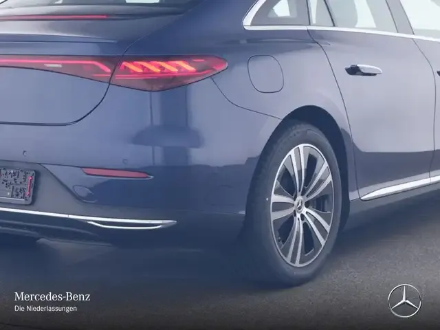 Mercedes-Benz EQE 300