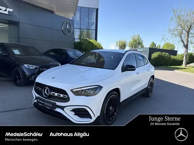 Mercedes-Benz GLA 200