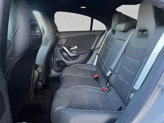 Mercedes-Benz CLA 180