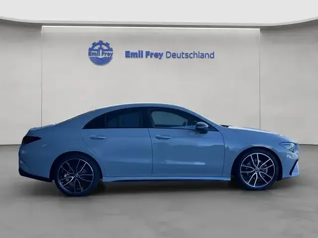 Mercedes-Benz CLA 180