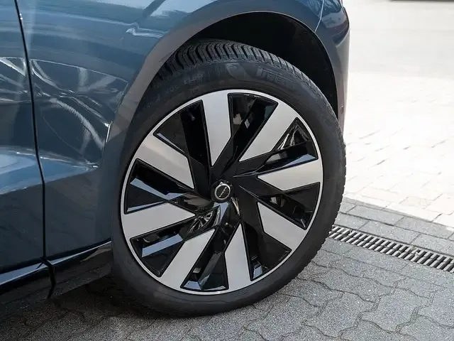 Volvo EX90