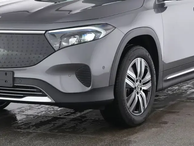Mercedes-Benz EQB 300