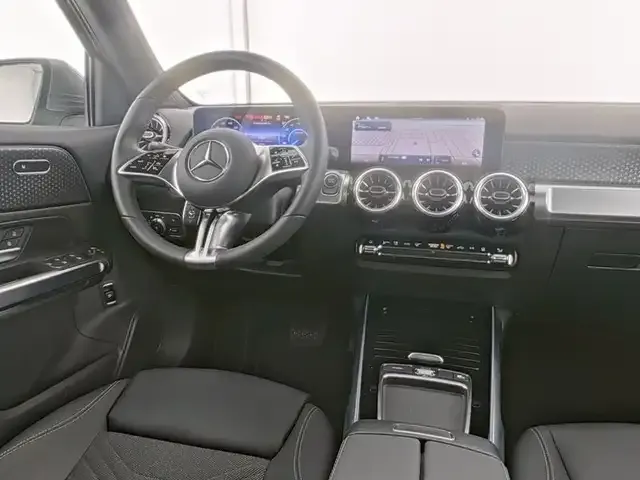 Mercedes-Benz EQB 300