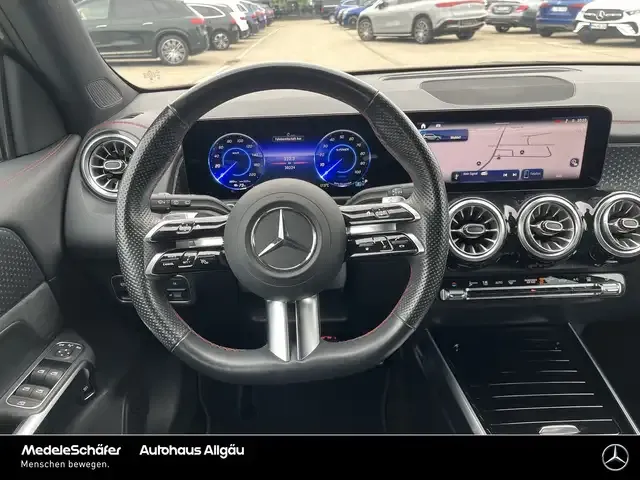 Mercedes-Benz EQB 300