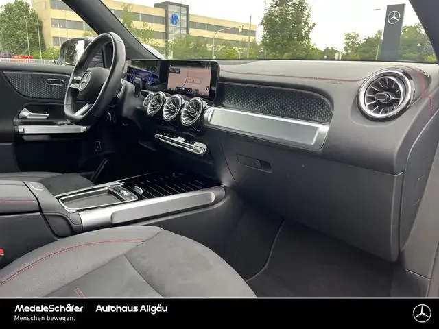 Mercedes-Benz EQB 300