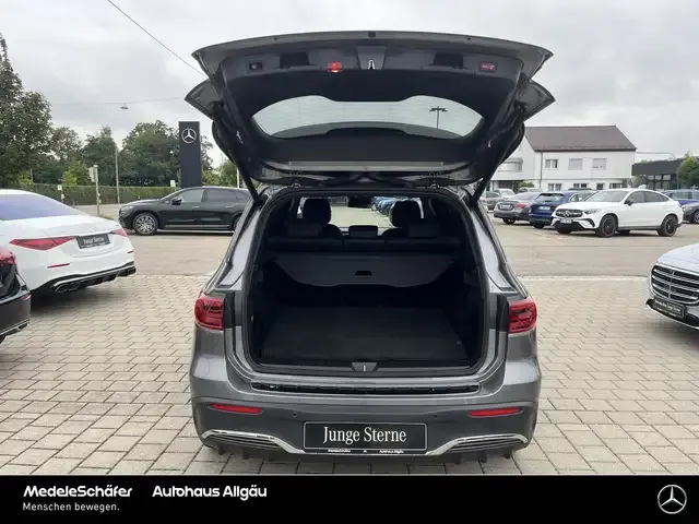 Mercedes-Benz EQB 300