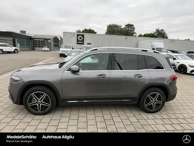 Mercedes-Benz EQB 300