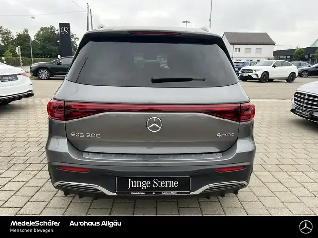Mercedes-Benz EQB 300