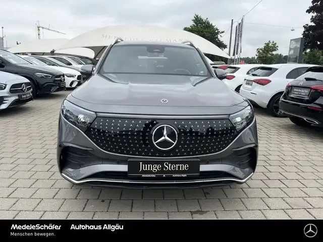Mercedes-Benz EQB 300