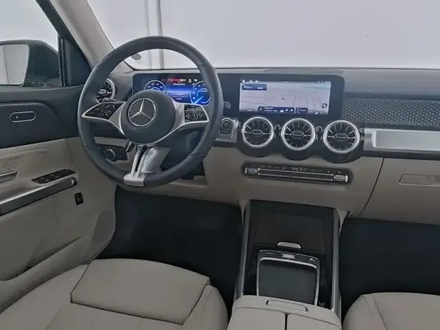 Mercedes-Benz EQB 300