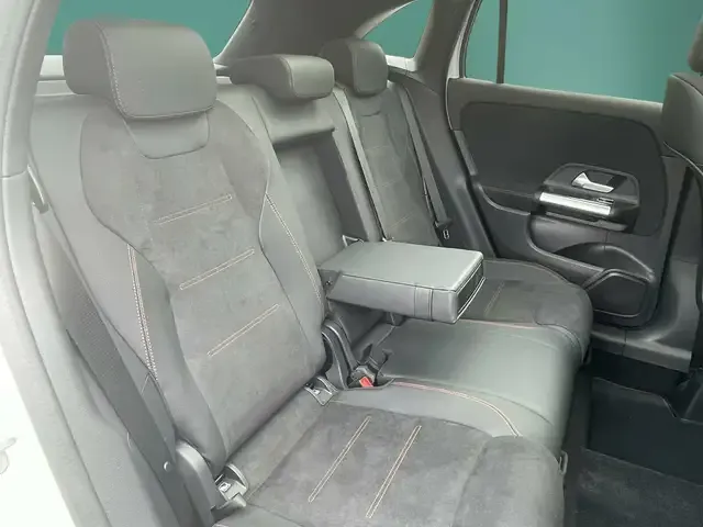 Mercedes-Benz GLA 220