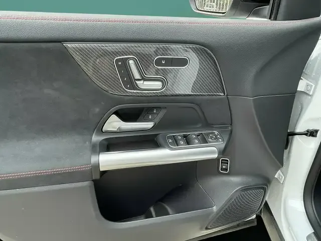 Mercedes-Benz GLA 220