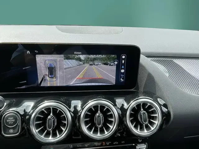 Mercedes-Benz GLA 220