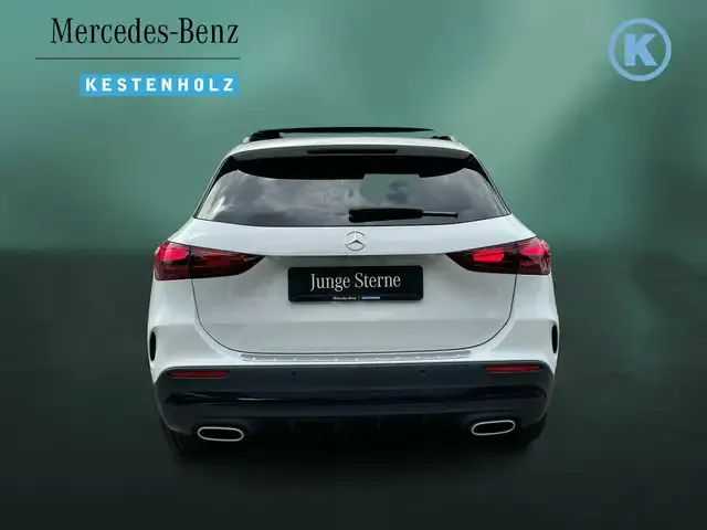 Mercedes-Benz GLA 220