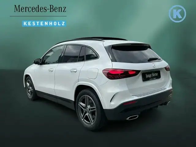 Mercedes-Benz GLA 220