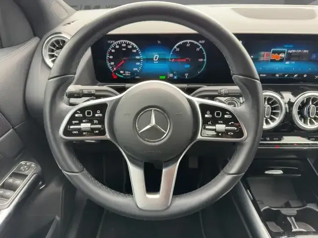 Mercedes-Benz EQA 250