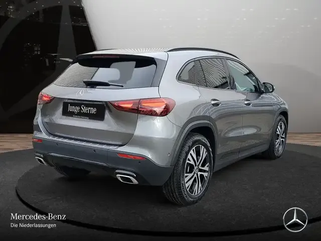 Mercedes-Benz GLA 180