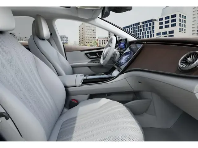 Mercedes-Benz EQE 300