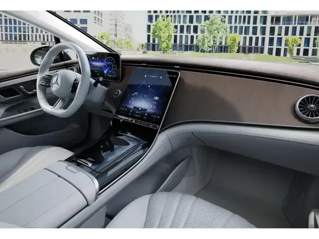 Mercedes-Benz EQE 300