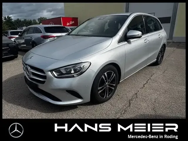 Mercedes-Benz B 180
