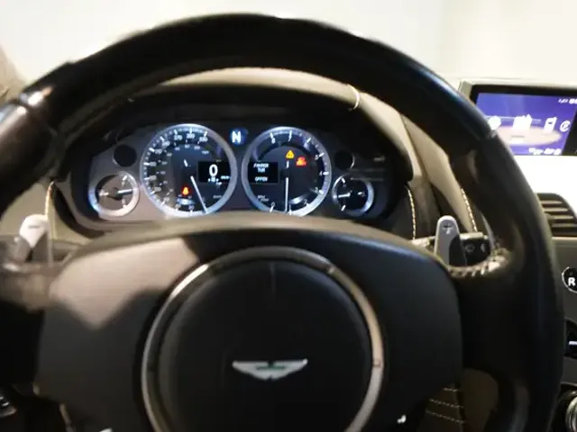 Aston Martin V8
