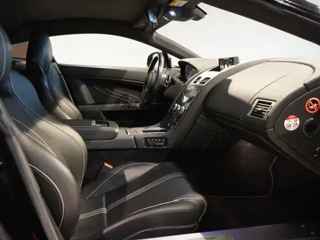 Aston Martin V8