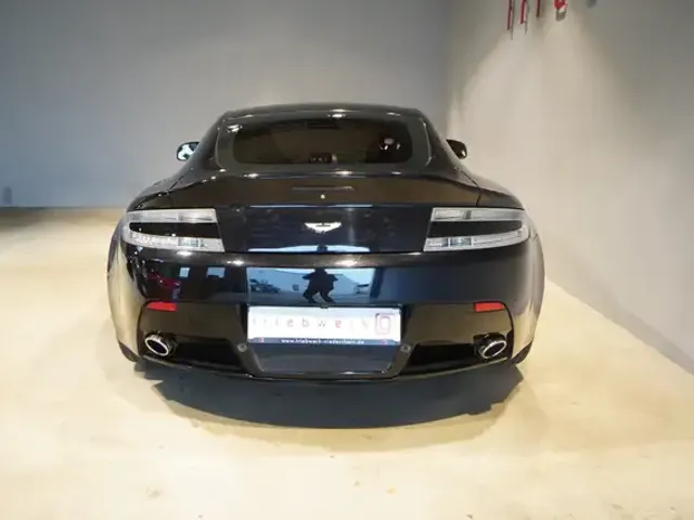 Aston Martin V8