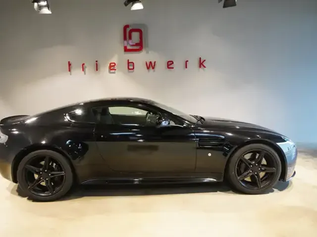 Aston Martin V8