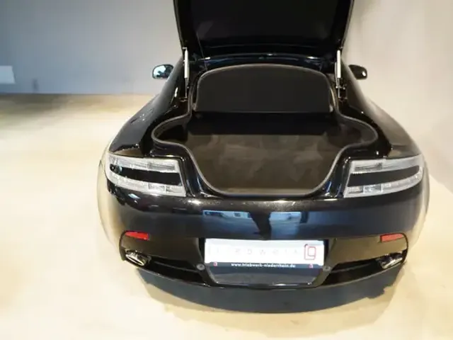 Aston Martin V8